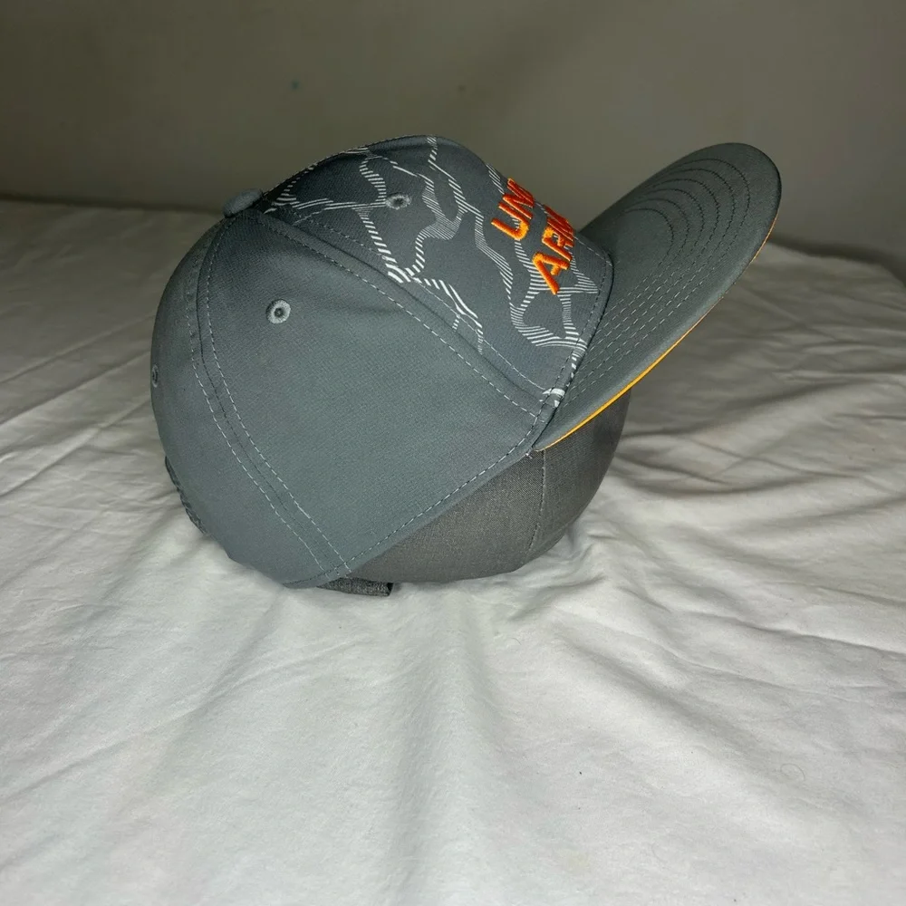 Under Armour Charcoal and Orange Camo Flat Youth Ha SKU B10 - Picture 3 of 9